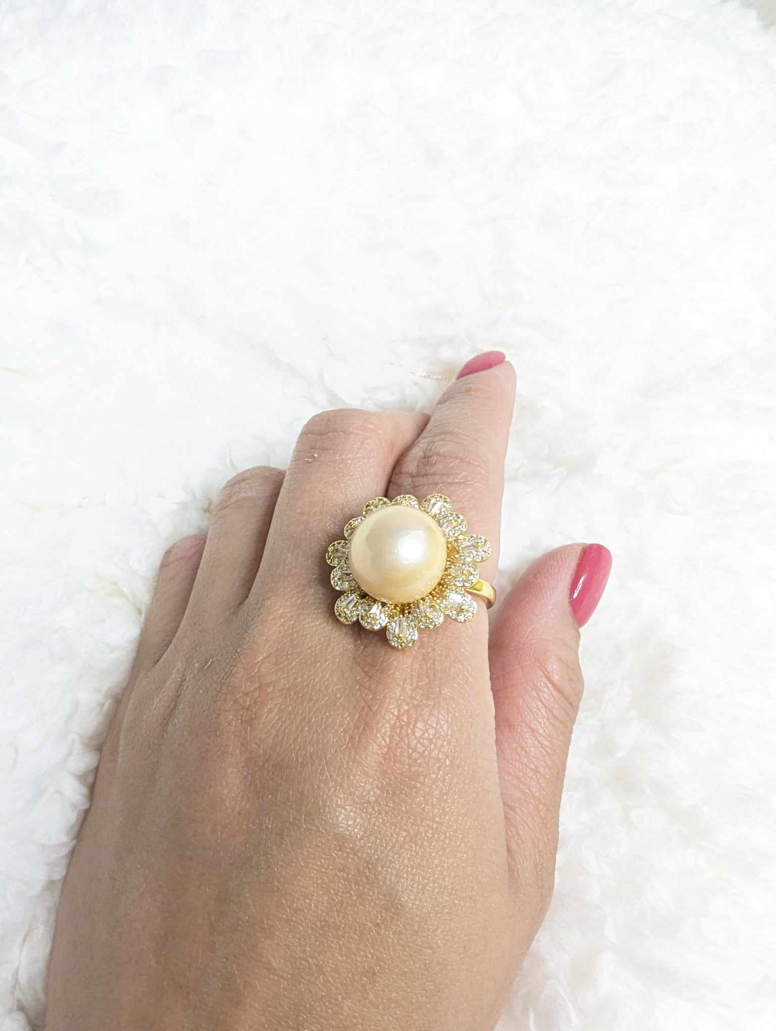 Flower design ring with Edison peach pearl