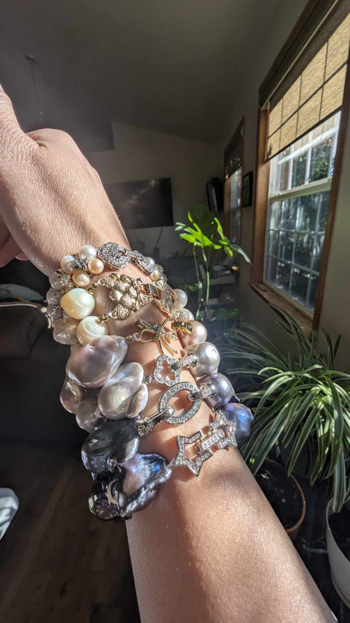 mix pearls flexible bangle