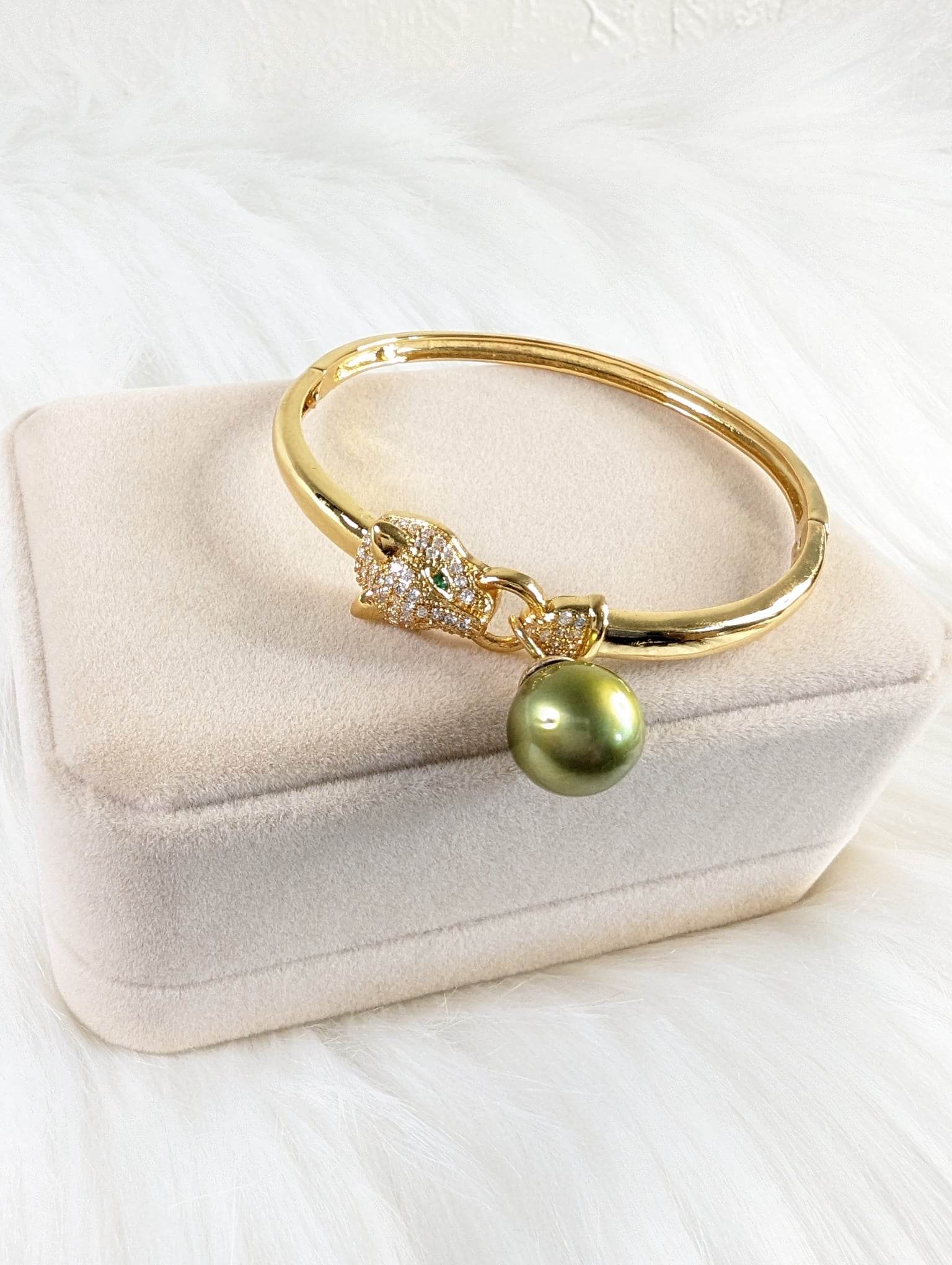 Golden Panther South Sea Pearl Bangle
